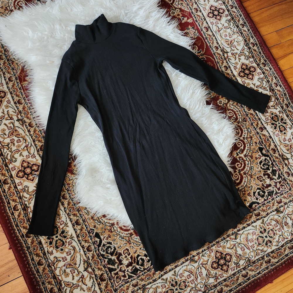 Elegant Black Turtleneck Midi Dress